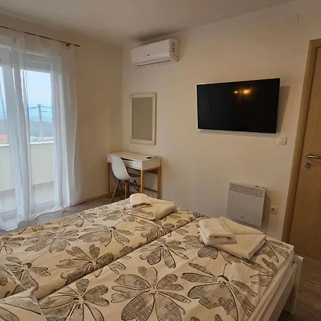 Apartments Jana 1 Krk Town Exterior photo